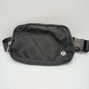 Lululemon‎ Everywhere Belt Bag Black Crossbody Fanny Pack Travel